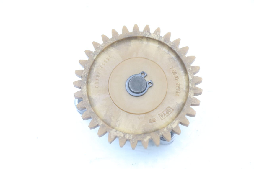 photo de POMPA OLIO SUZUKI VL INTRUDER 125 (2004 - 2007) - Dettaglio del componente