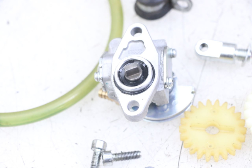 photo de POMPA OLIO FANTIC XM PERFORMANCE 2T 50 (2021 - 2022) - Altra angolazione