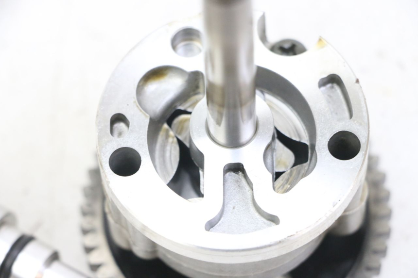 photo de POMPA OLIO YAMAHA FZS FAZER 600 (2001 - 2003) - Zoom sullo stato d'uso