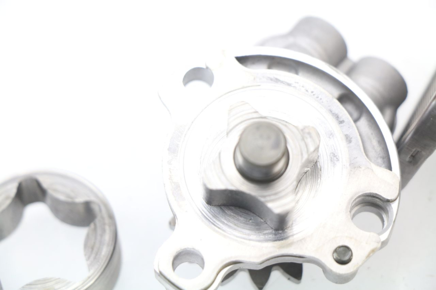 photo de POMPA OLIO YAMAHA YZ-F YZF 250 (2007 - 2013) - Altra angolazione