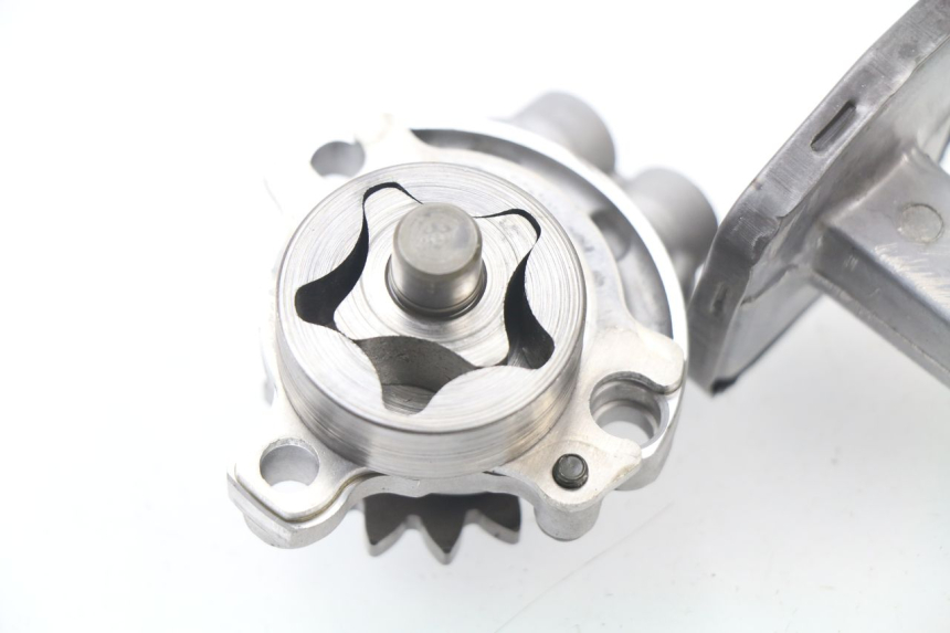 photo de POMPA OLIO YAMAHA YZ-F YZF 250 (2007 - 2013) - Primo piano tecnico