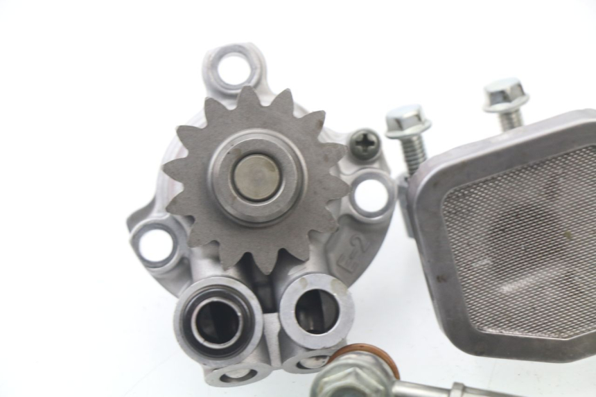 photo de POMPA OLIO YAMAHA YZ-F YZF 250 (2007 - 2013) - Dettagli dei punti di fissaggio