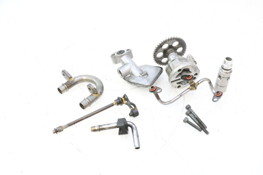 photo de POMPA OLIO YAMAHA YZF R GENESIS 750 (1993 - 1998) - Altra angolazione