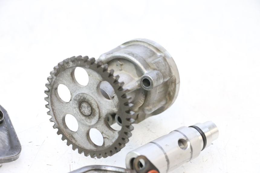 photo de POMPA OLIO YAMAHA YZF R GENESIS 750 (1993 - 1998) - Dettagli dei punti di fissaggio