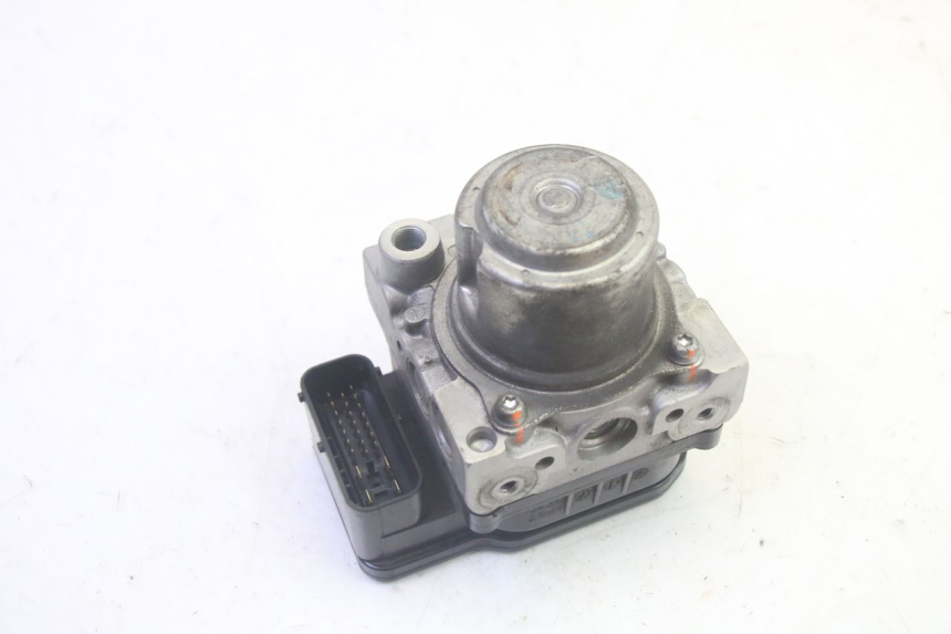 photo de POMPA ABS SUZUKI BURGMAN EXECUTIVE ABS 650 (2006 - 2012) - Altra angolazione