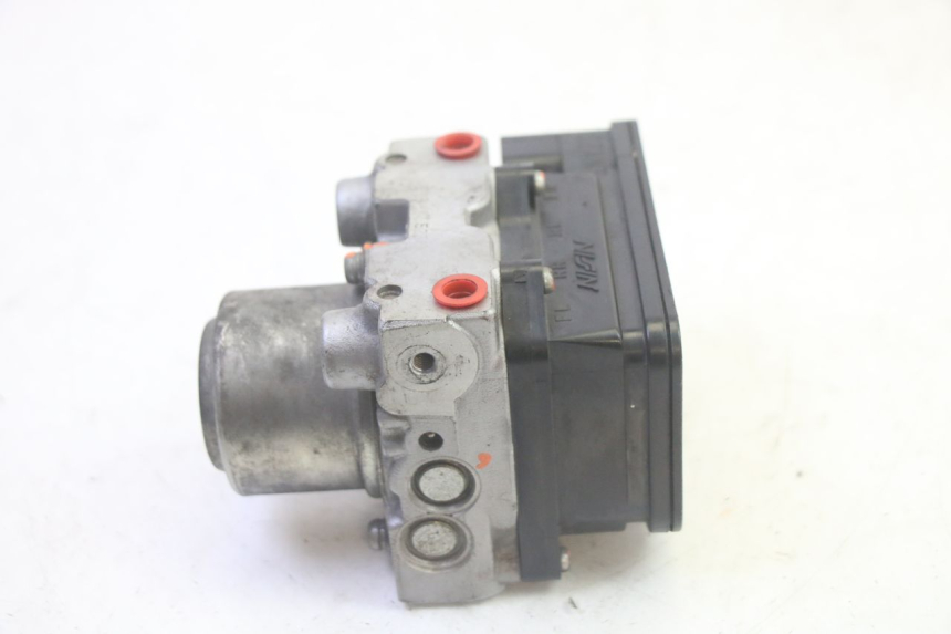 photo de POMPA ABS SUZUKI BURGMAN EXECUTIVE ABS 650 (2006 - 2012) - Ricambio usato controllato