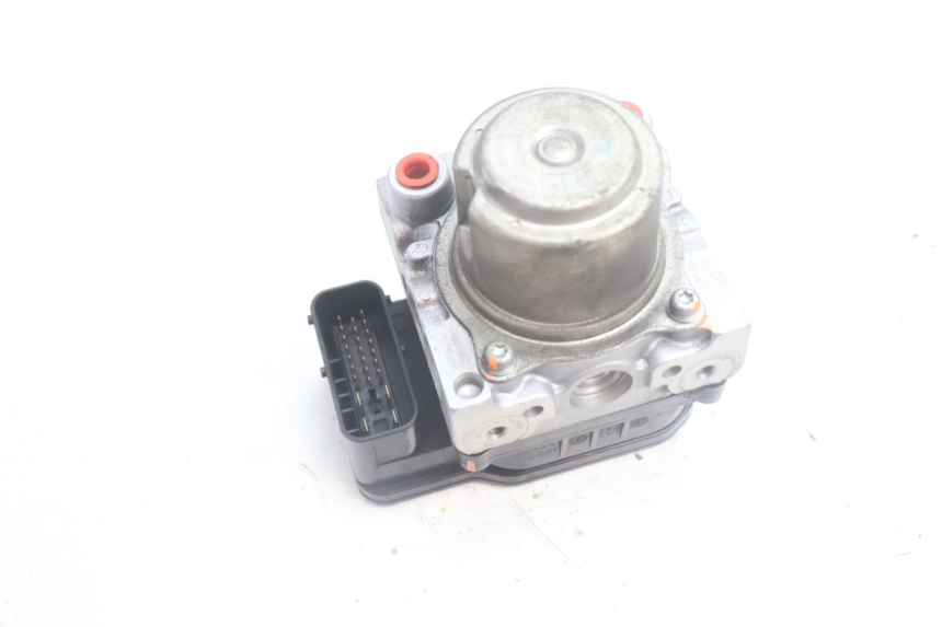photo de POMPA ABS SUZUKI BURGMAN EXECUTIVE ABS 650 (2006 - 2012) - Dettaglio del componente