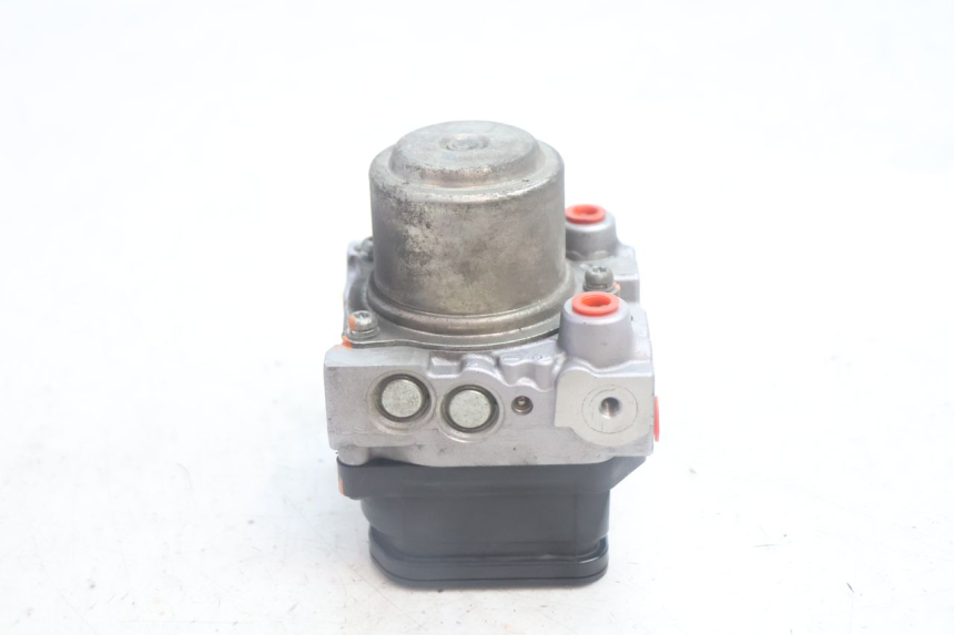 photo de POMPA ABS SUZUKI BURGMAN EXECUTIVE ABS 650 (2006 - 2012) - Primo piano tecnico
