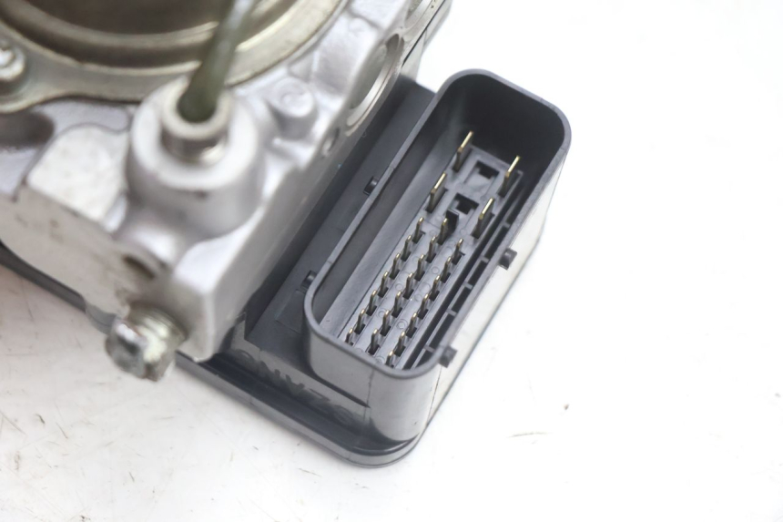 photo de POMPA ABS SUZUKI BURGMAN EXECUTIVE ABS 650 (2006 - 2012) - Zoom sullo stato d'uso