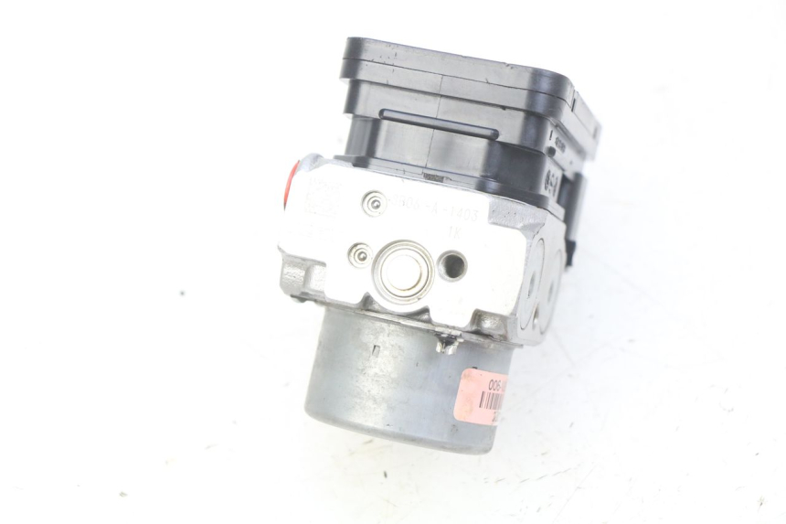 photo de POMPA ABS HONDA CB R 1000 (2018 - 2023) - Primo piano tecnico