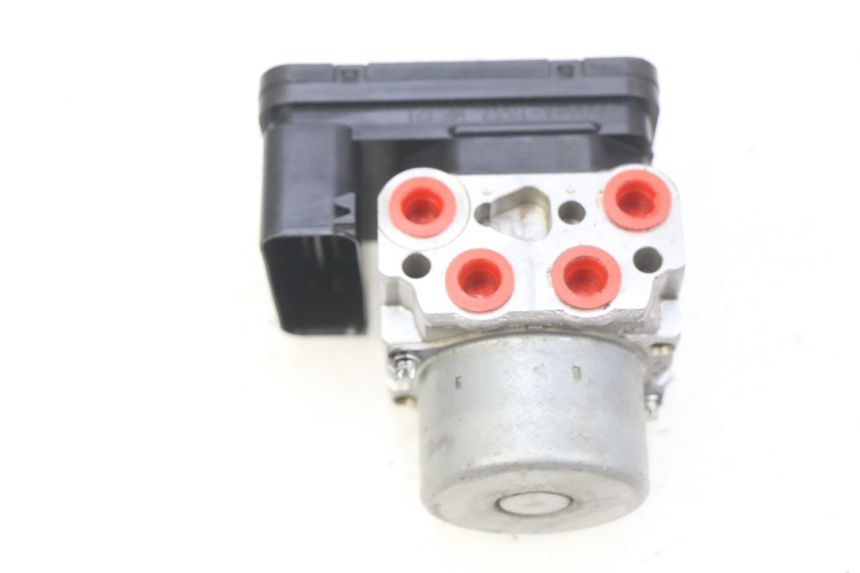 photo de POMPA ABS HONDA CB R 1000 (2018 - 2023) - Dettagli dei punti di fissaggio