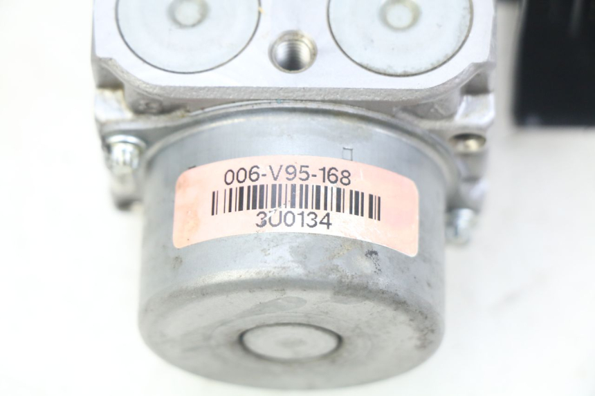 photo de POMPA ABS HONDA CB R 1000 (2018 - 2023) - Ricambio usato controllato