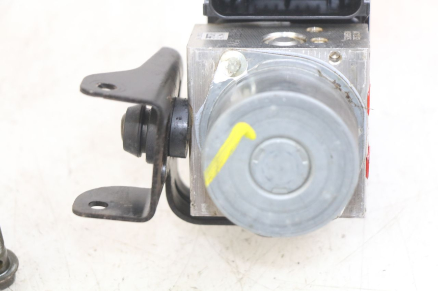 photo de POMPA ABS KYMCO DOWNTOWN ABS 125 (2015 - 2017) - Dettagli dei punti di fissaggio