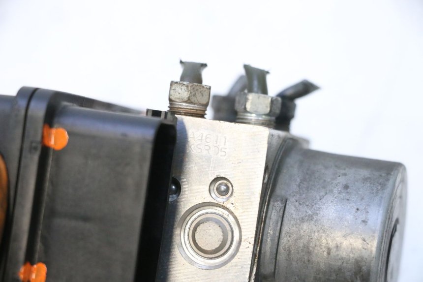 photo de POMPA ABS KAWASAKI ER-6 ER6 F ABS 650 (2012 - 2016) - Zoom sullo stato d'uso