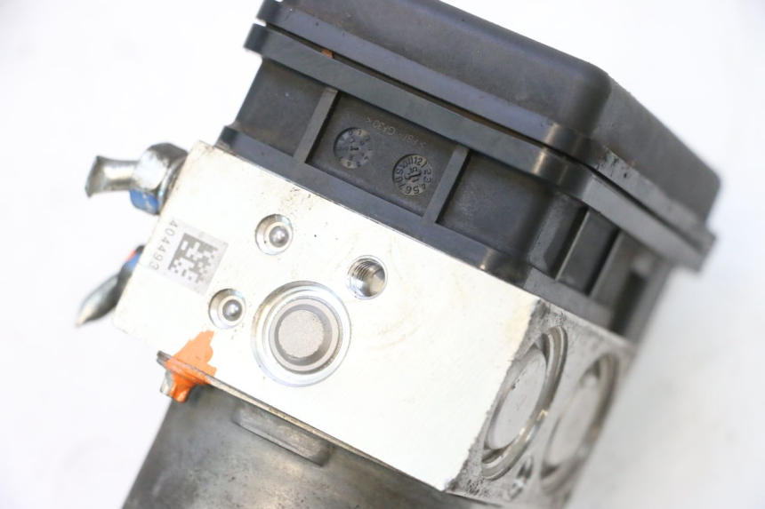 photo de POMPA ABS KAWASAKI ER-6 ER6 F ABS 650 (2012 - 2016) - Primo piano tecnico