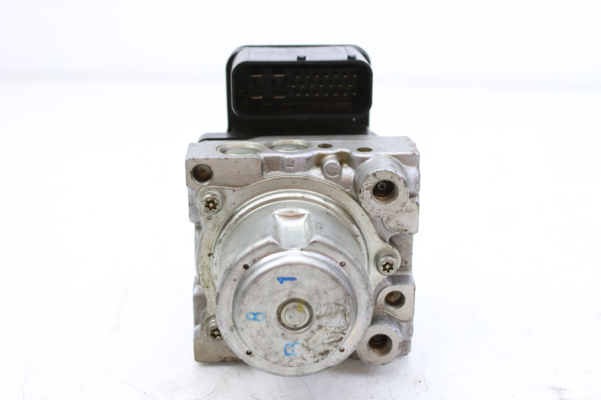 photo de POMPA ABS HONDA FES S-WING SWING ABS 125 (2007 - 2015) - Primo piano tecnico