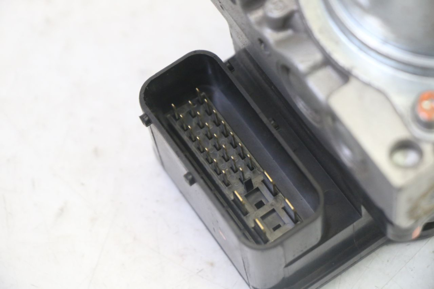 photo de POMPA ABS HONDA FES S-WING SWING ABS 125 (2007 - 2015) - Zoom sullo stato d'uso