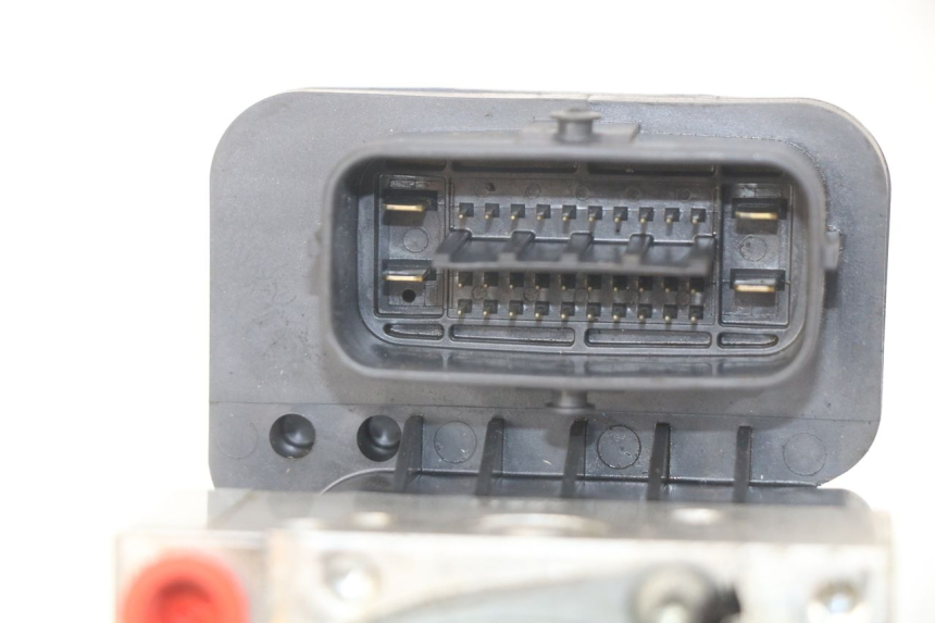 photo de POMPA ABS YAMAHA FJR ABS 1300 (2016 - 2020) - Dettagli dei punti di fissaggio