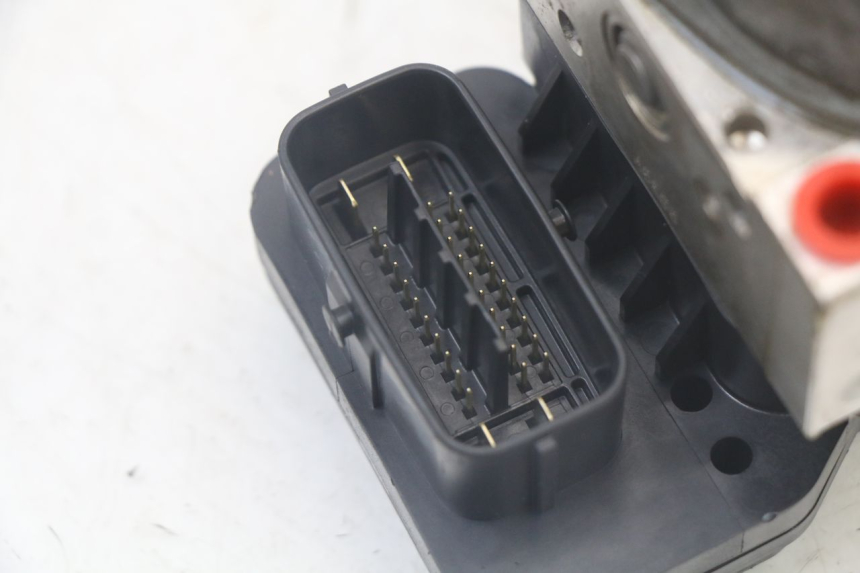 photo de POMPA ABS YAMAHA FJR ABS 1300 (2006 - 2012) - Stato della superficie e materiale