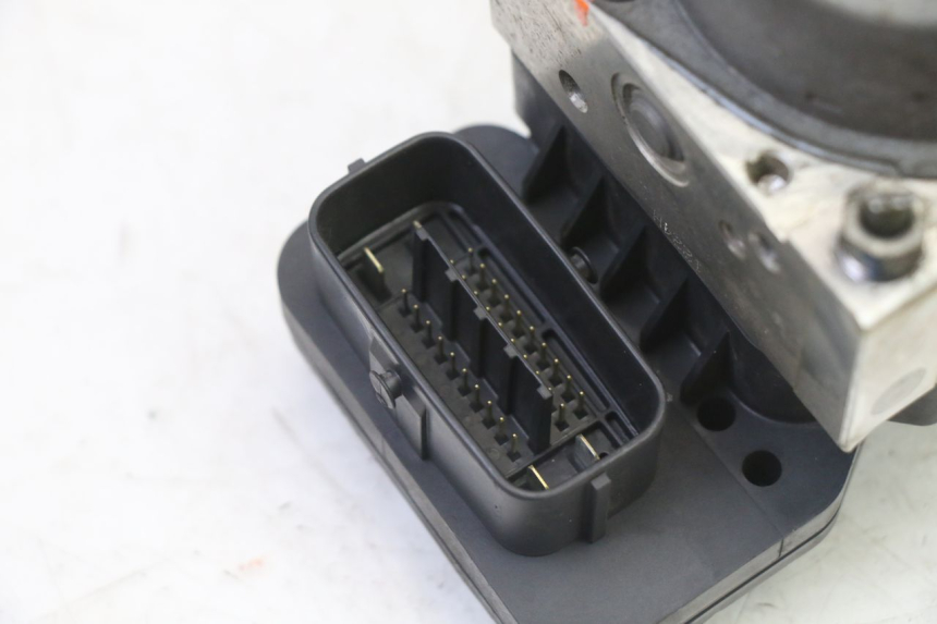 photo de POMPA ABS YAMAHA FJR ABS 1300 (2006 - 2012) - Zoom sullo stato d'uso