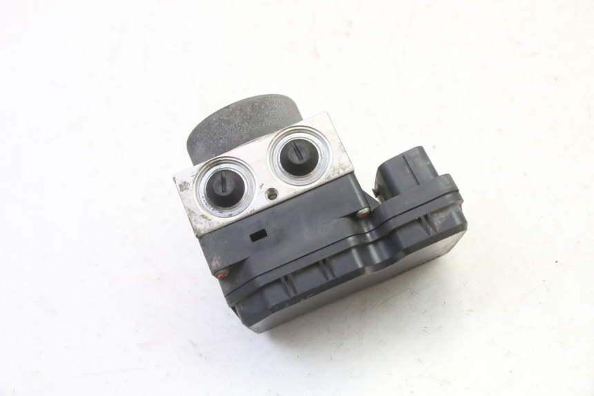 photo de POMPA ABS YAMAHA FJR ABS 1300 (2006 - 2012) - Dettagli dei punti di fissaggio