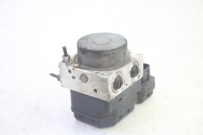 photo de POMPA ABS YAMAHA FJR ABS 1300 (2006 - 2012) - Primo piano tecnico