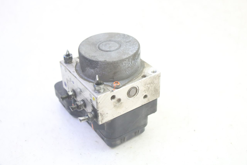 photo de POMPA ABS YAMAHA FJR ABS 1300 (2006 - 2012) - Primo piano tecnico