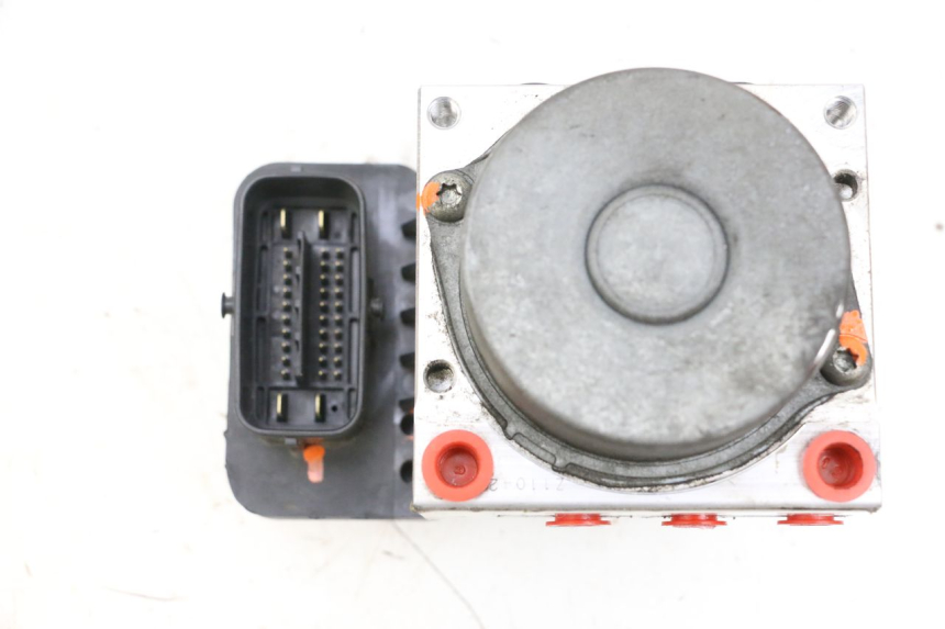 photo de POMPA ABS YAMAHA FJR ABS 1300 (2006 - 2012) - Dettagli dei punti di fissaggio