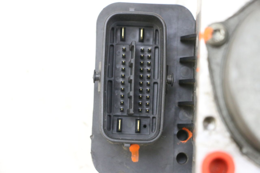 photo de POMPA ABS YAMAHA FJR ABS 1300 (2006 - 2012) - Stato della superficie e materiale