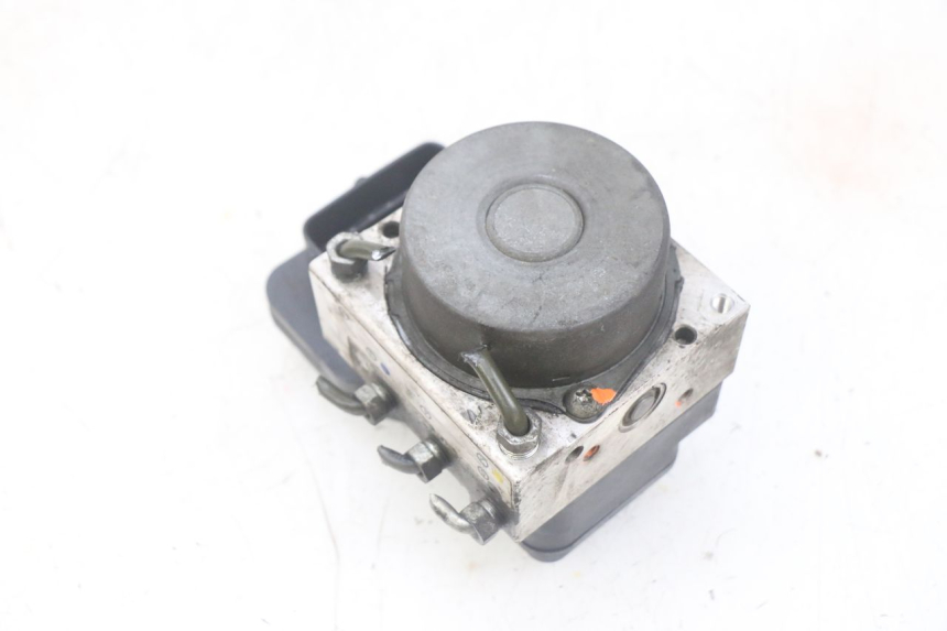 photo de POMPA ABS YAMAHA FJR ABS 1300 (2006 - 2012) - Dettagli dei punti di fissaggio