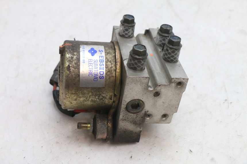 photo de POMPA ABS YAMAHA FJR 1300 (2001 - 2005) - Zoom sullo stato d'uso
