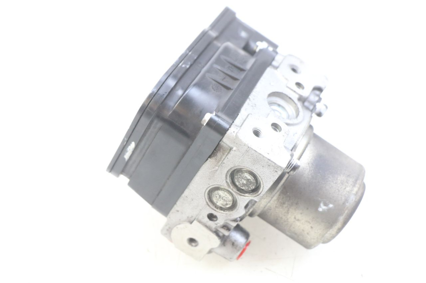 photo de POMPA ABS HONDA FJS SILVERWING SILVER WING 400 (2009 - 2016) - Dettaglio del componente