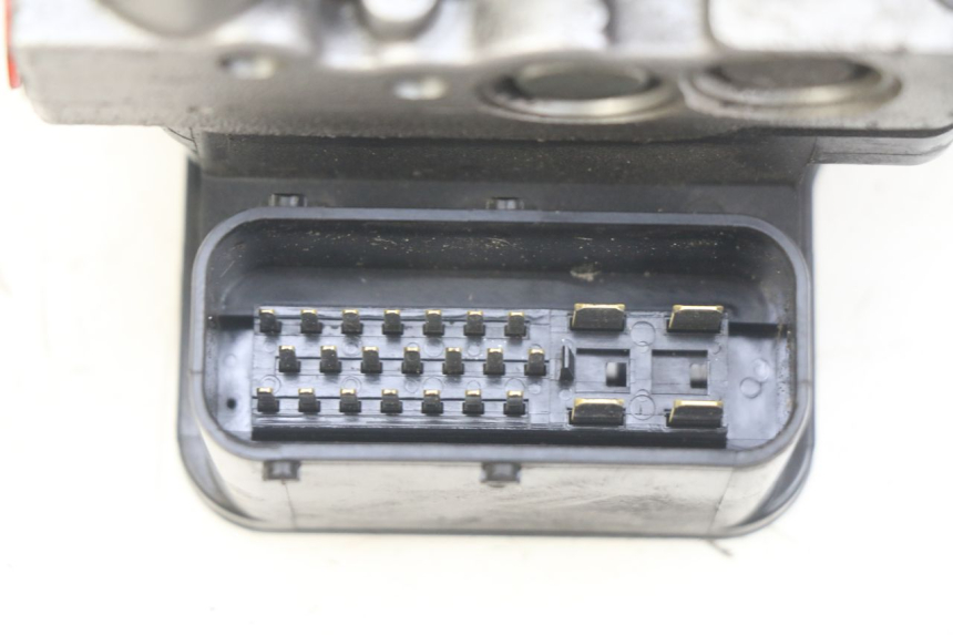 photo de POMPA ABS HONDA FJS SILVERWING SILVER WING 400 (2009 - 2016) - Zoom sui componenti