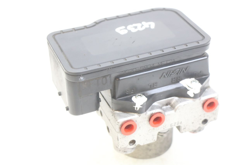 photo de POMPA ABS HONDA FJS SILVERWING SILVER WING 400 (2009 - 2016) - Dettagli dei punti di fissaggio