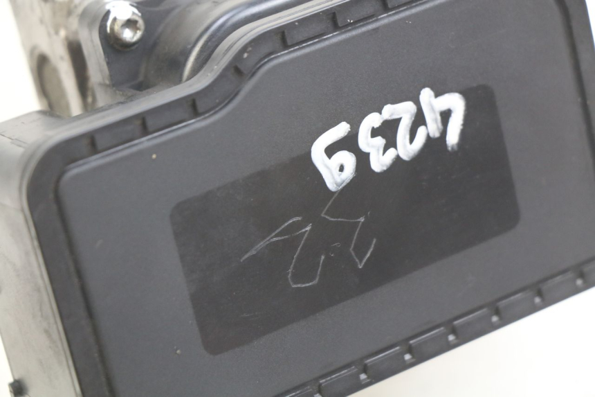 photo de POMPA ABS HONDA FJS SILVERWING SILVER WING 400 (2009 - 2016) - Stato della superficie e materiale