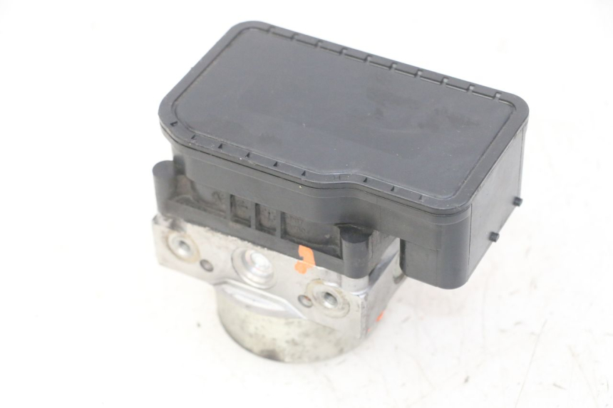 photo de POMPA ABS HONDA FORZA ABS 300 (2013 - 2017) - Primo piano tecnico