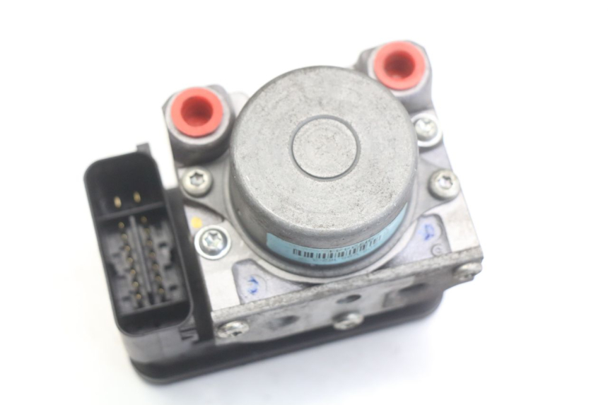 photo de POMPA ABS HONDA FORZA 125 (2015 - 2016) - Primo piano tecnico