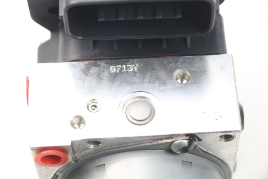 photo de POMPA ABS YAMAHA FZ8 800 (2010 - 2016) - Altra angolazione