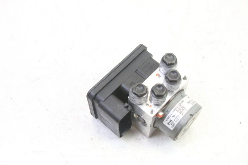 photo de POMPA ABS BMW G310 R 310 (2016 - 2020) - Zoom sullo stato d'uso