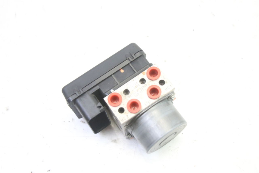 photo de POMPA ABS SUZUKI GSR 750 (2011 - 2017) - Dettaglio del componente