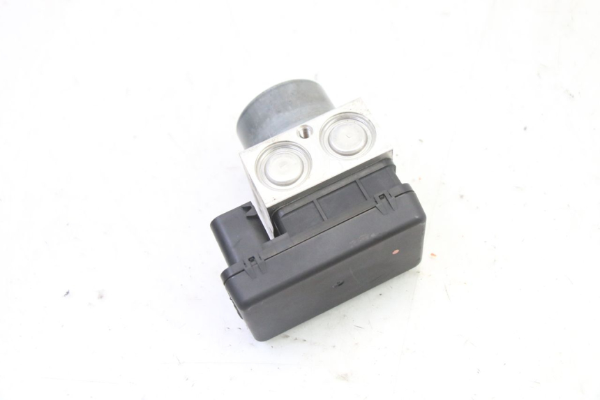 photo de POMPA ABS SUZUKI GSR 750 (2011 - 2017) - Stato della superficie e materiale