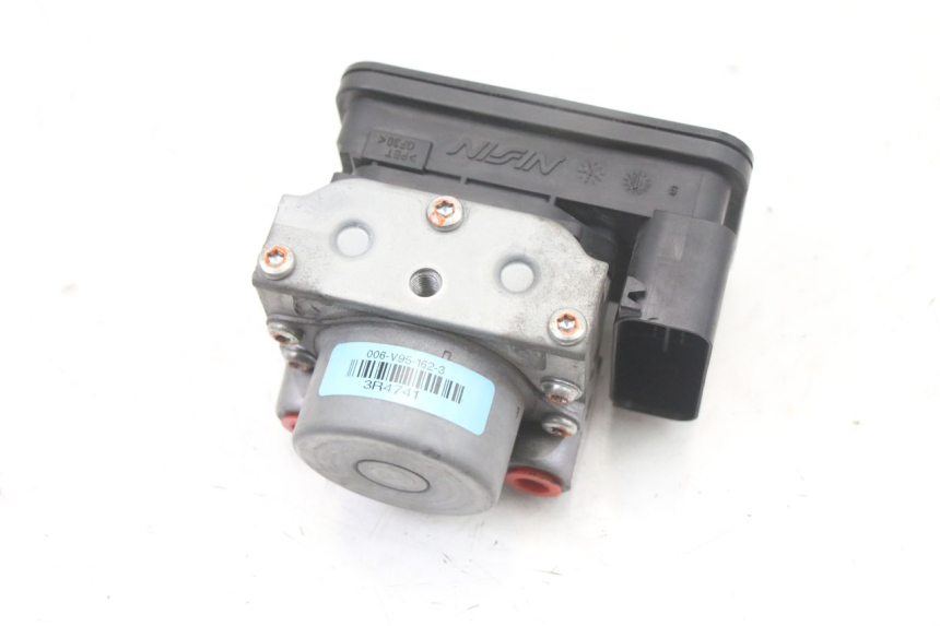 photo de POMPA ABS HONDA SH i 300 (2015 - 2020) - Primo piano tecnico