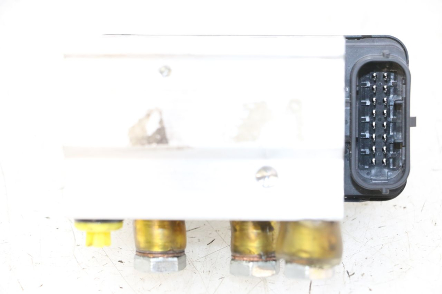 photo de POMPA ABS HUSQVARNA SVARTPILEN 401 (2018 - 2023) - Vista d'insieme del prodotto