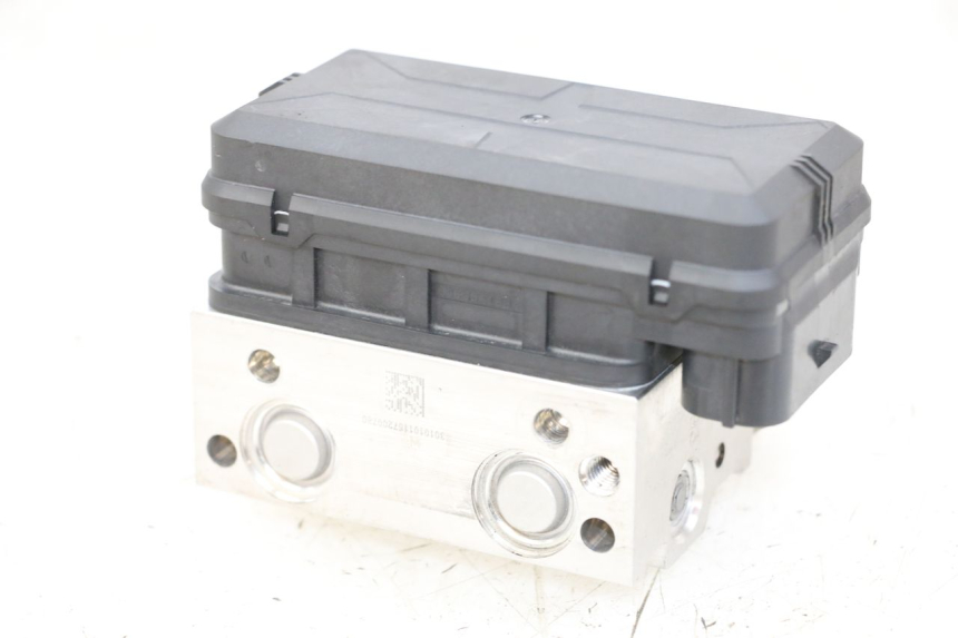 photo de POMPA ABS HUSQVARNA SVARTPILEN 401 (2018 - 2023) - Dettagli dei punti di fissaggio