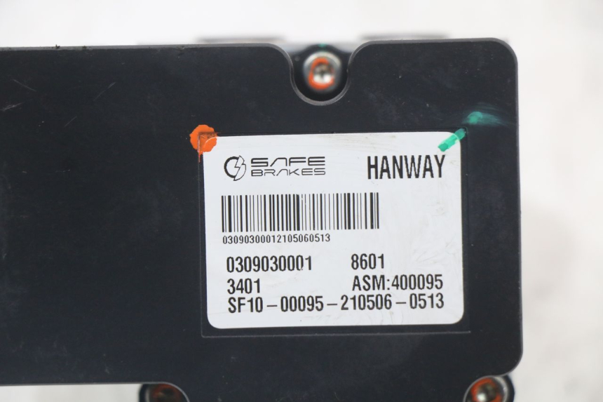 photo de POMPA ABS MASAI SCRAMBLER SPORT 125 (2021 - 2025) - Stato della superficie e materiale