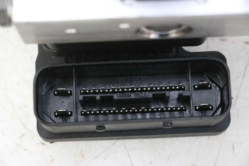 photo de POMPA ABS PIAGGIO MP3 HPE 310 (2024 - 2025) - Zoom sui componenti