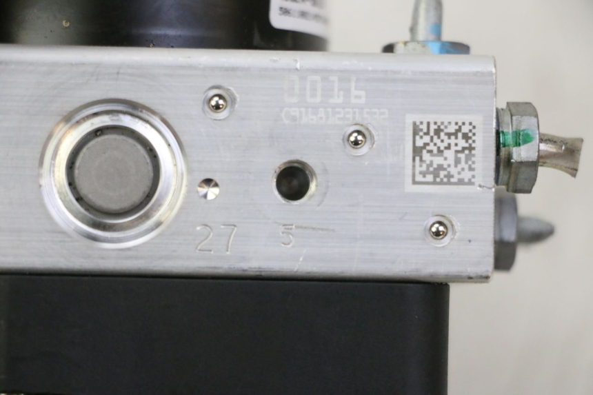 photo de POMPA ABS PIAGGIO MP3 HPE 310 (2024 - 2025) - Zoom sullo stato d'uso