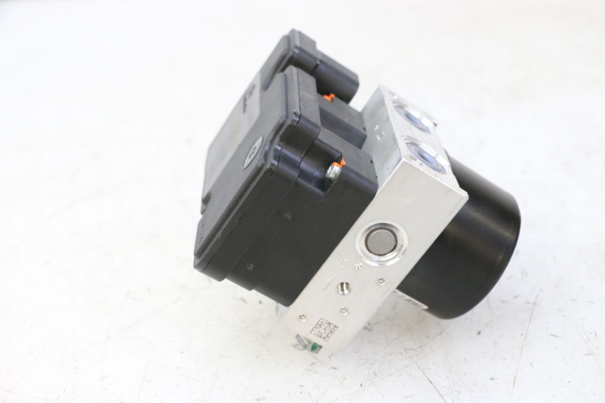 photo de POMPA ABS PIAGGIO MP3 HPE 310 (2024 - 2025) - Dettagli dei punti di fissaggio