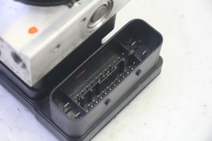 photo de POMPA ABS PIAGGIO MP3 HPE 350 (2018 - 2020) - Altra angolazione