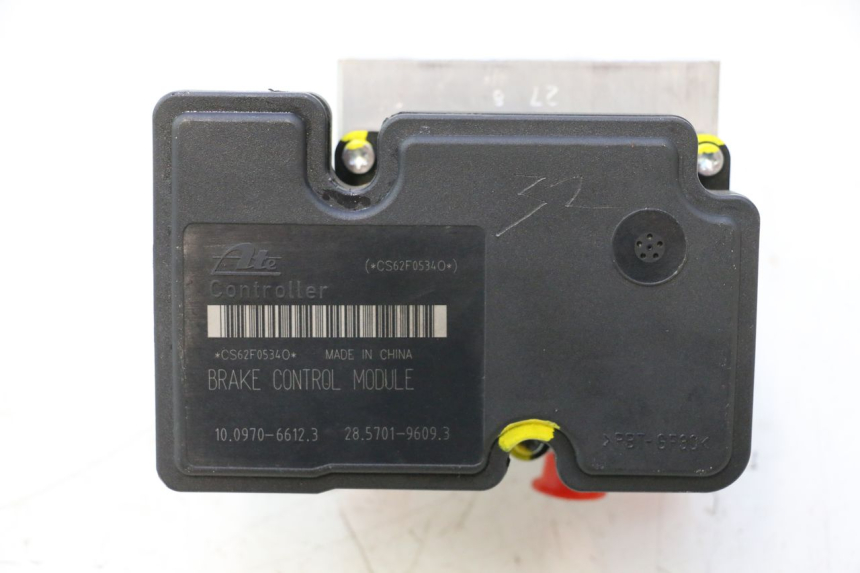 photo de POMPA ABS PIAGGIO MP3 HPE 530 (2022 - 2026) - Altra angolazione